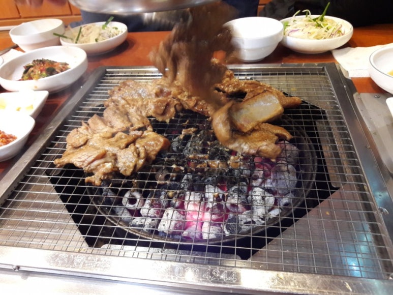 새말직화돼지구이 이미지