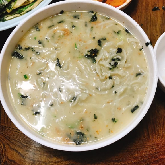 영양콩손칼국수 이미지