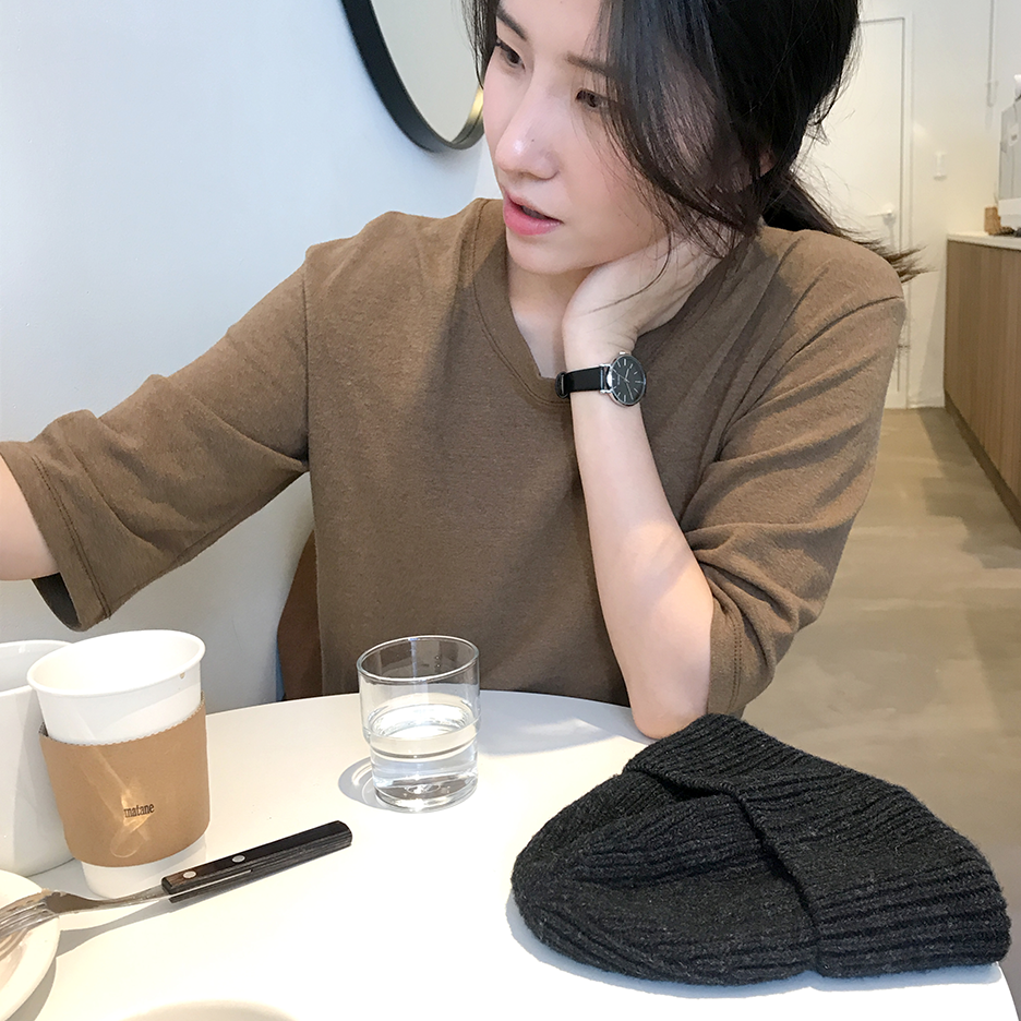 <b><p>Eum leather Woman wch 4color fe Simp Favite</p></b><b><p>イルム レザー 女性 腕時計 4色 シンプルな 自分の好きなギフト ファッション</p></b><br /><br /><p align='center'>
