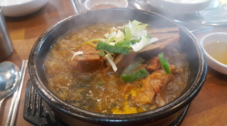 본가감자탕 이미지