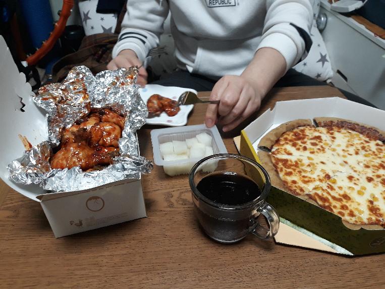 수타짱임실치즈피자 이미지