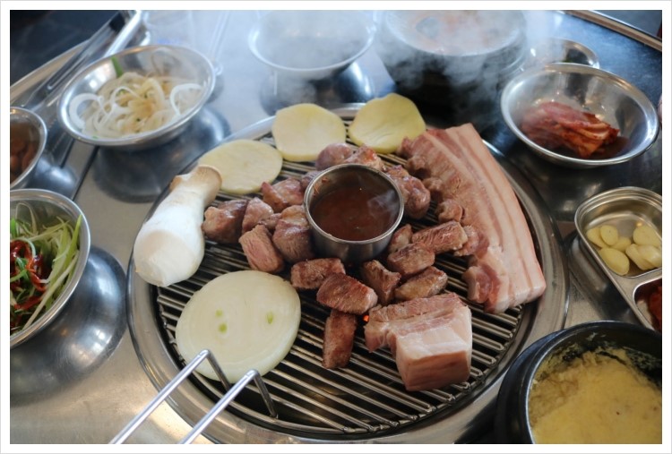 모메든식당 이미지