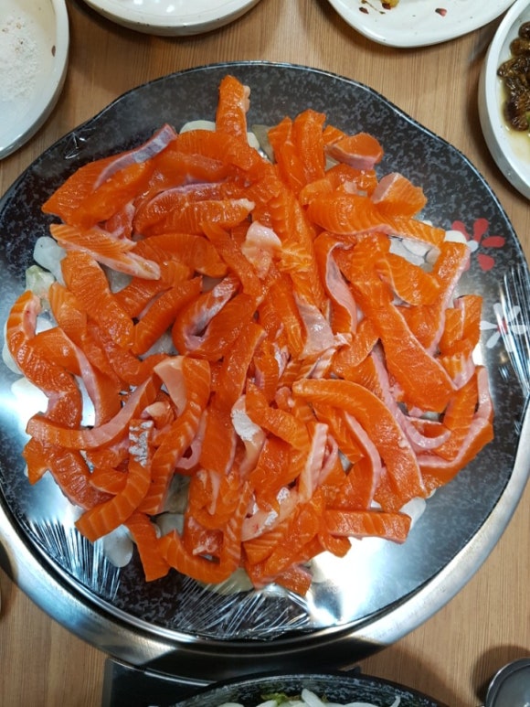 항아리짜글이송어비빔회 이미지