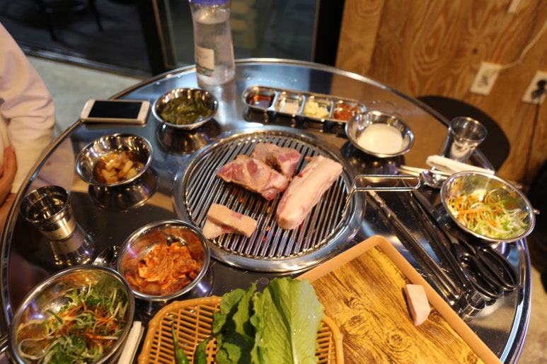 모메든식당 이미지