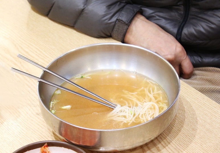 왕잔치국수 이미지