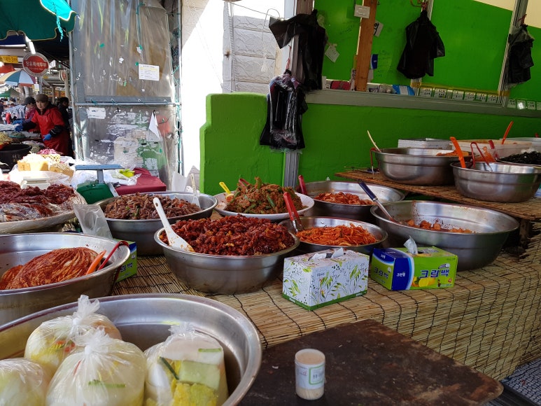 욱이반찬 이미지