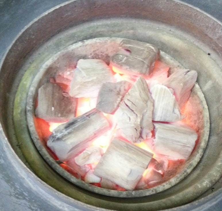숯 이야기 이미지