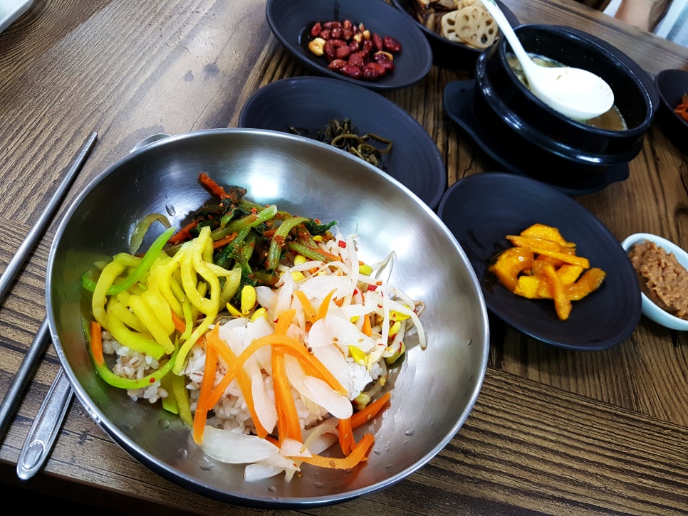 옛날시골보리밥집 이미지
