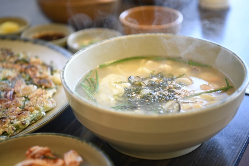 뜨락칼국수 이미지