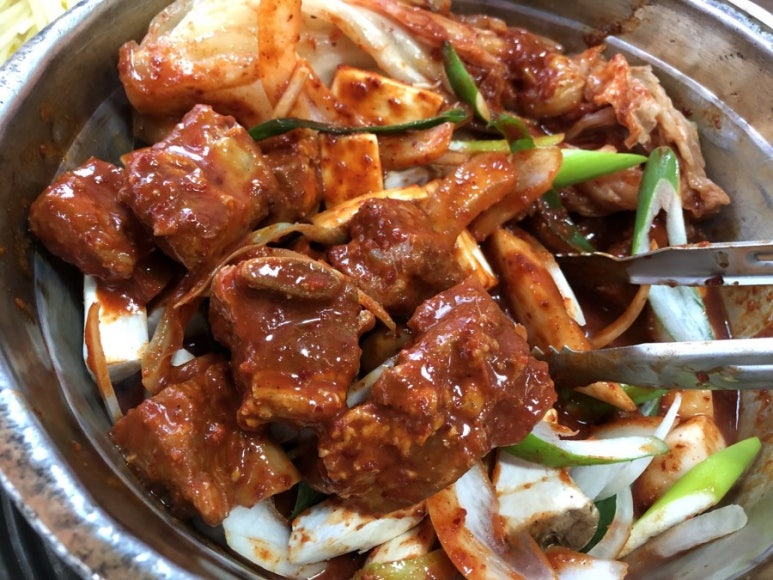 양푼이통돼지김치찌개 이미지