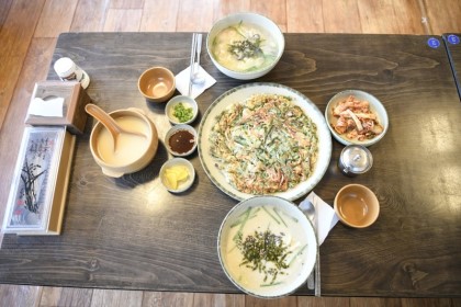 뜨락칼국수 이미지