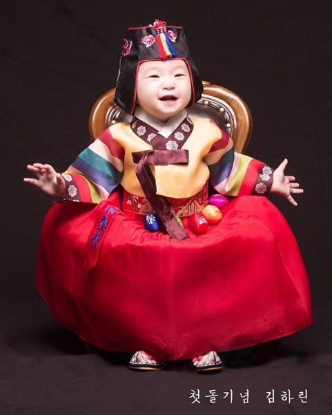 나예한복 이미지