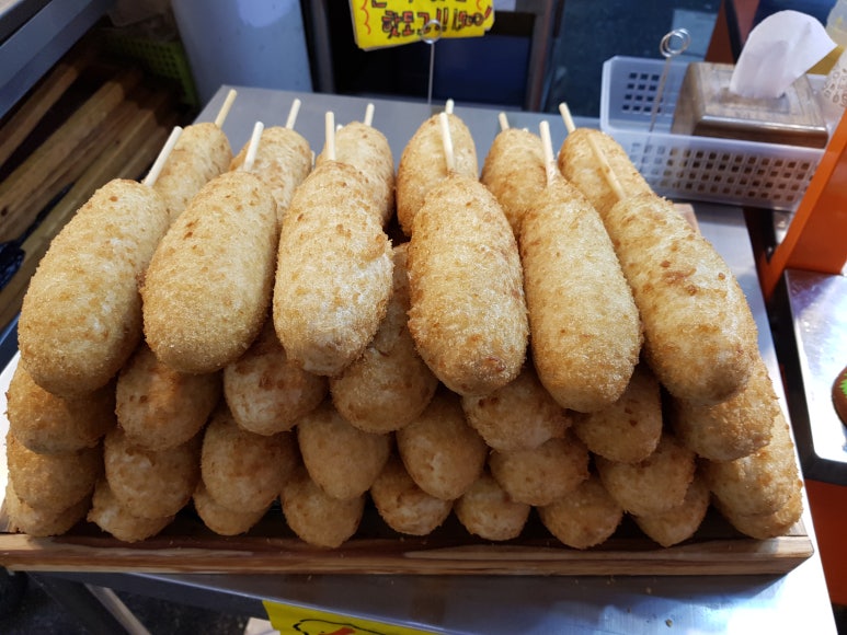 찹쌀꽈배기엔핫도그 이미지