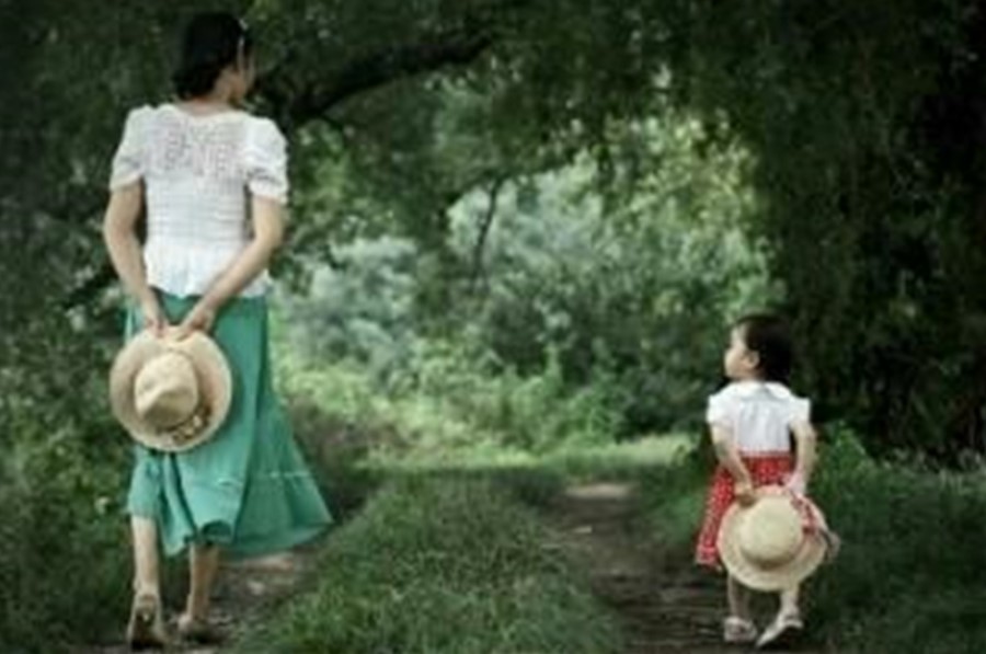 자연속에사람 이미지