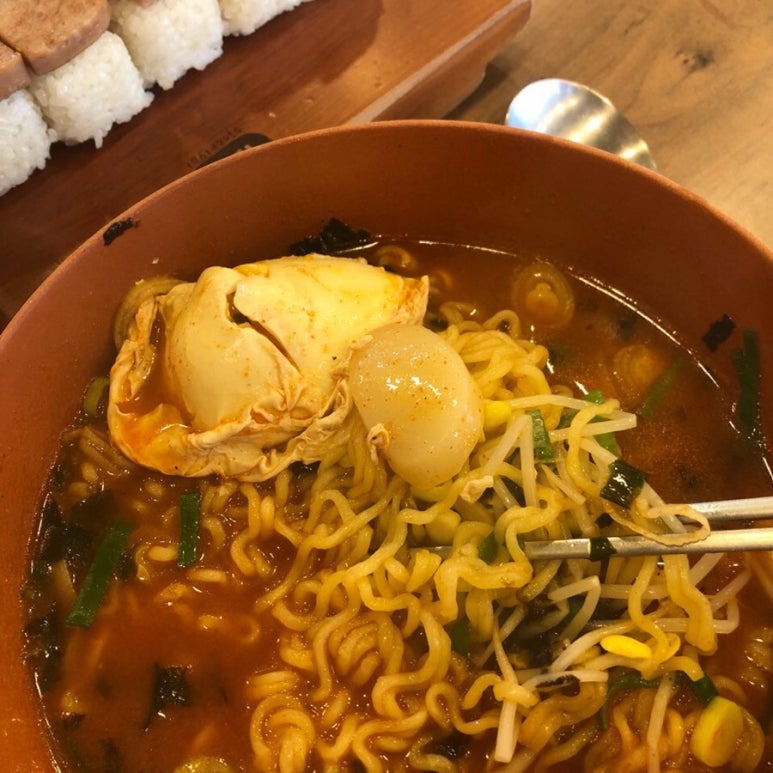틈새라면 이미지