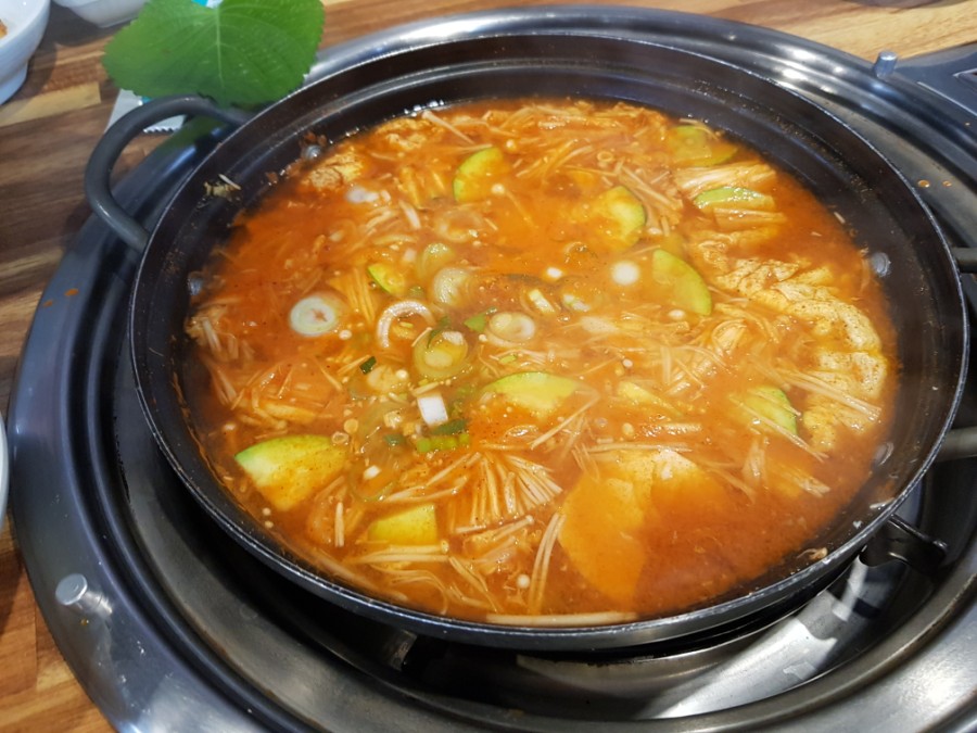 황금돼지숯불구이 이미지