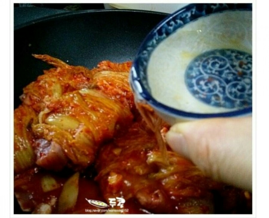 고기 품은 김치찜 이미지