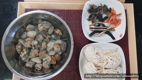 타래바지락칼국수 이미지