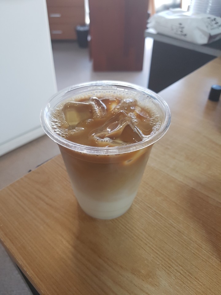 더치엔커피 이미지