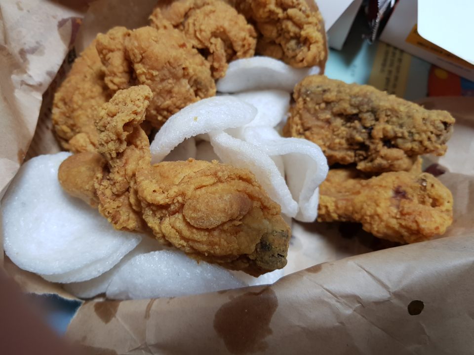 쌀통닭 이미지