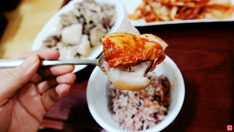 욱이수육 이미지
