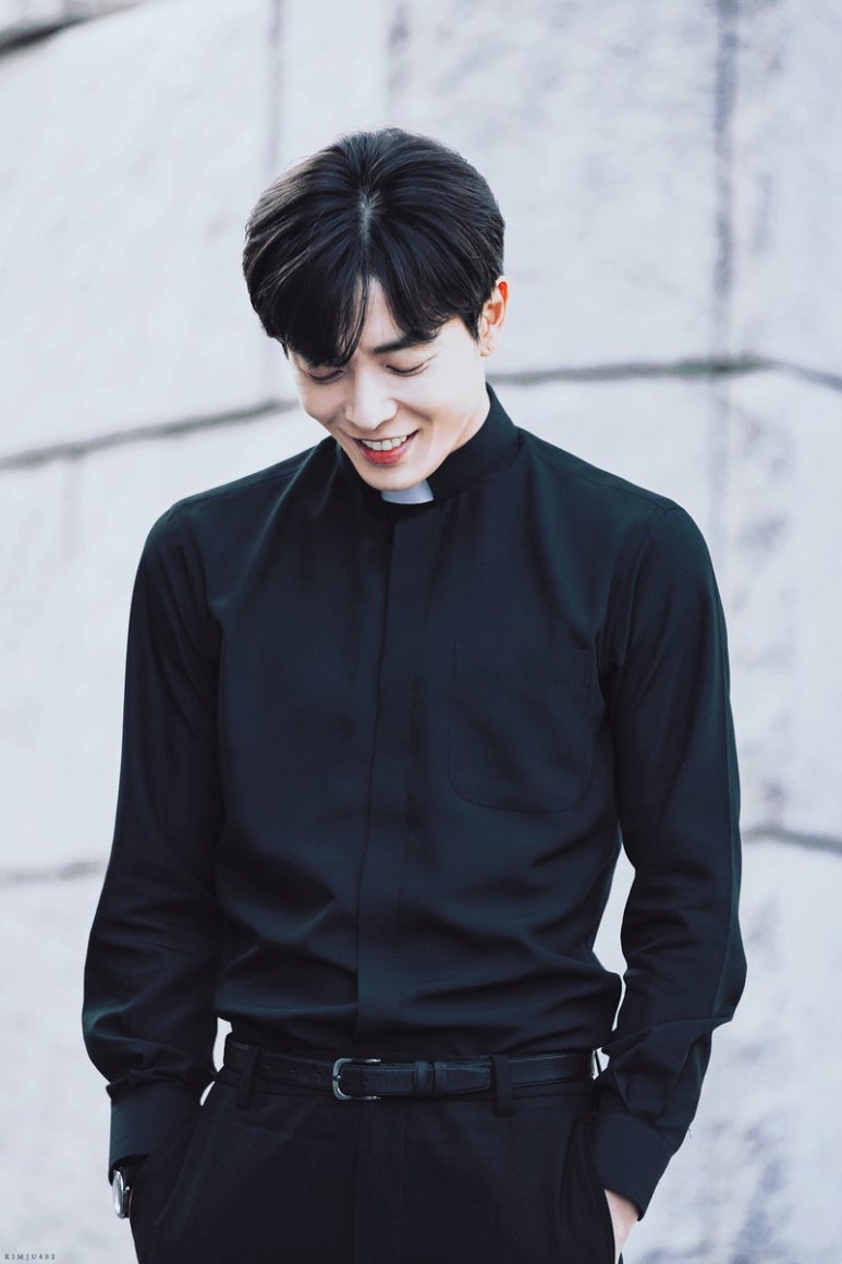 최윤 이미지