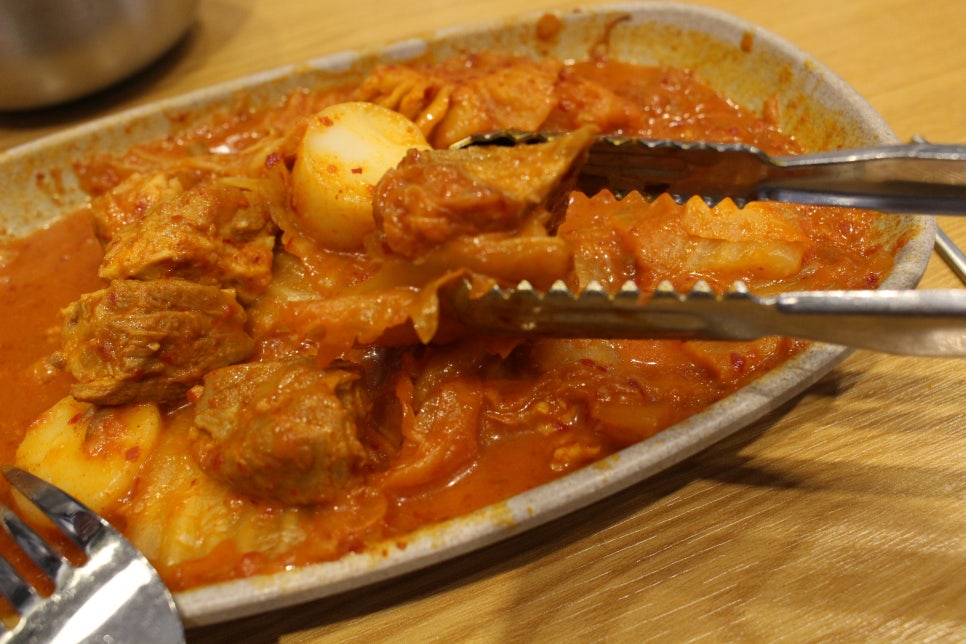 죽여주는 김치찜 이미지