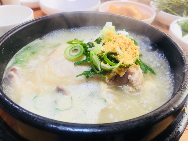 궁.엄나무삼계탕 이미지