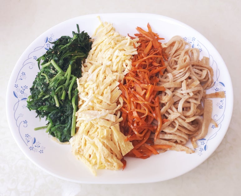 차린국수 이미지