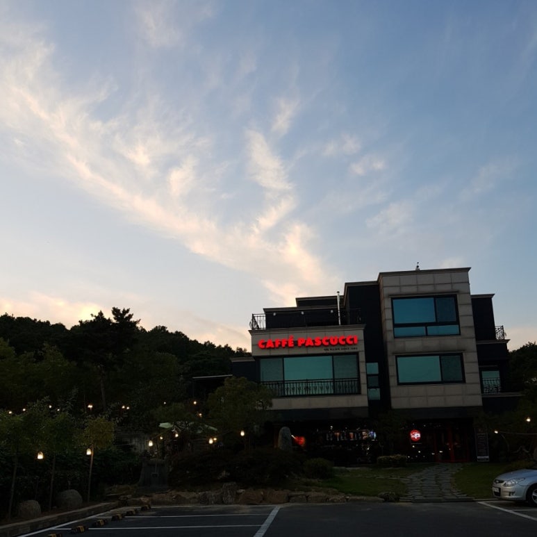파스쿠찌 아산신정호점 이미지
