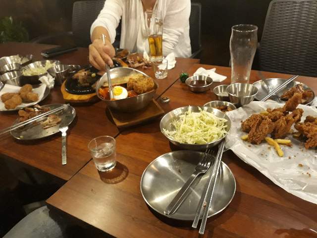 꼬기오치킨 이미지