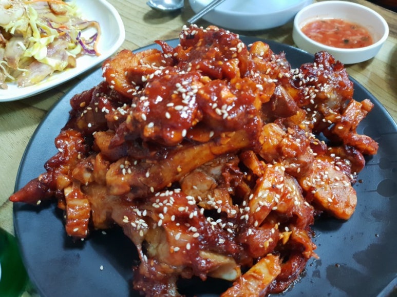 동원매운족발 이미지