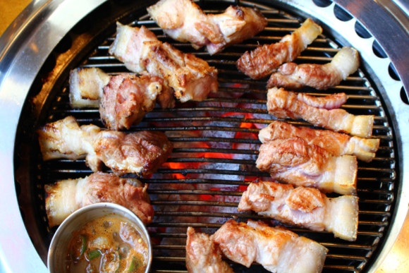 강변흑돼지 이미지
