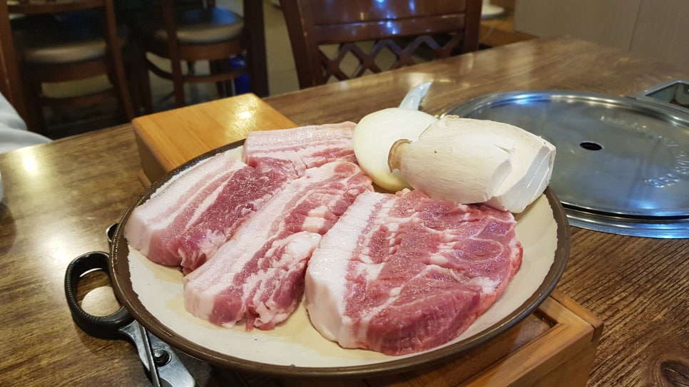 제주충세흑돼지 이미지