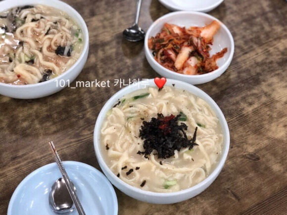 프라자손칼국수 이미지