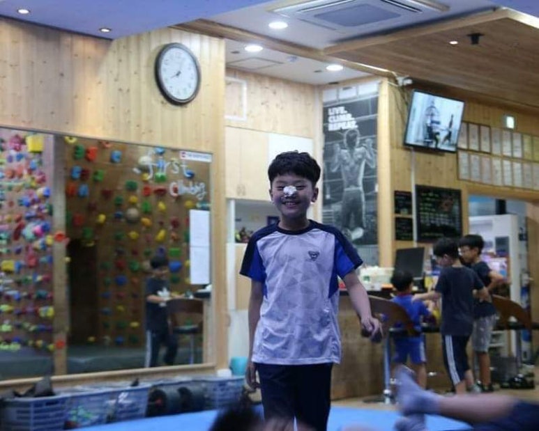퍼스트클라이밍짐 이미지