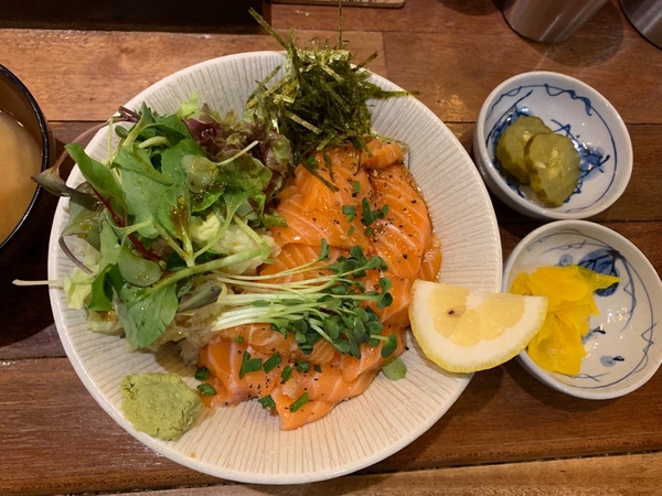 코메코메식당 이미지