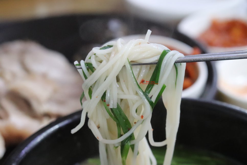 덕이네돼지국밥 이미지
