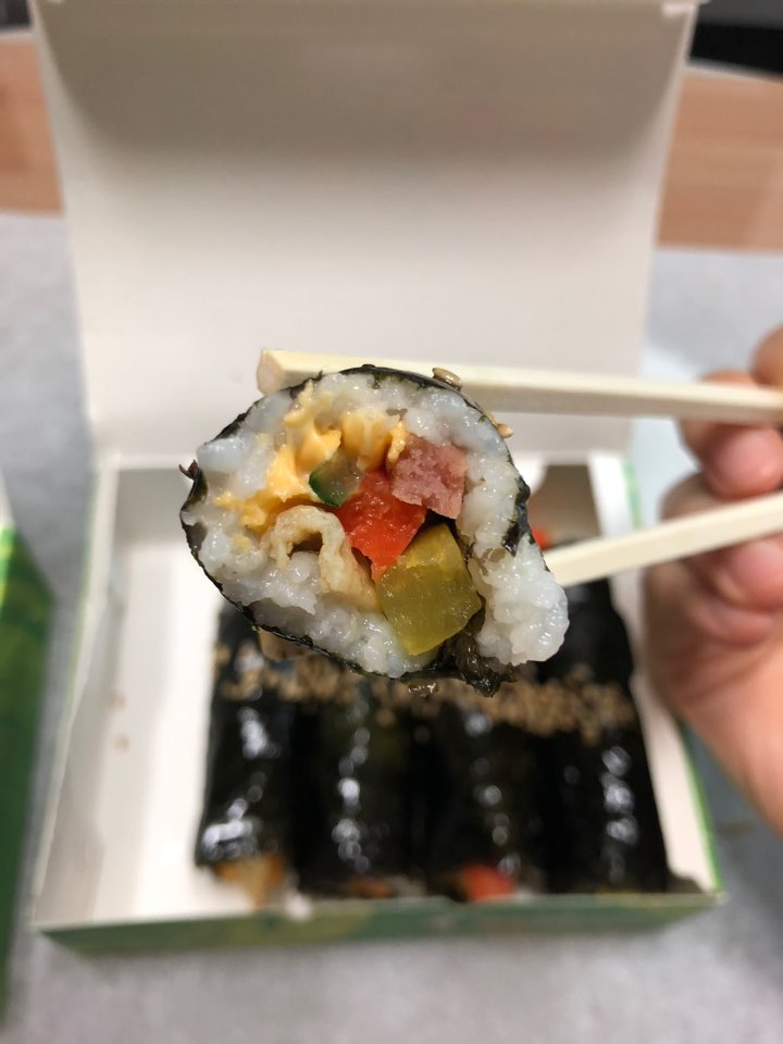 쌘김밥 이미지