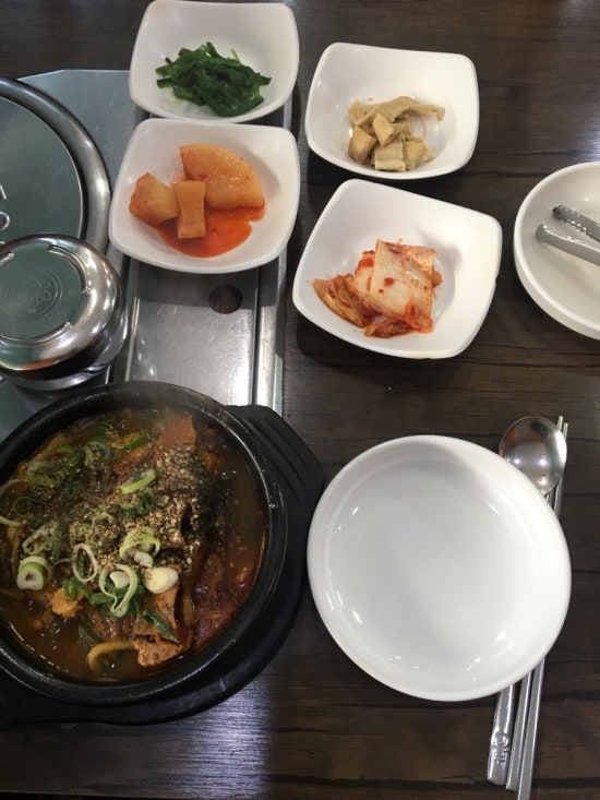 복돼지뼈다귀감자탕 이미지
