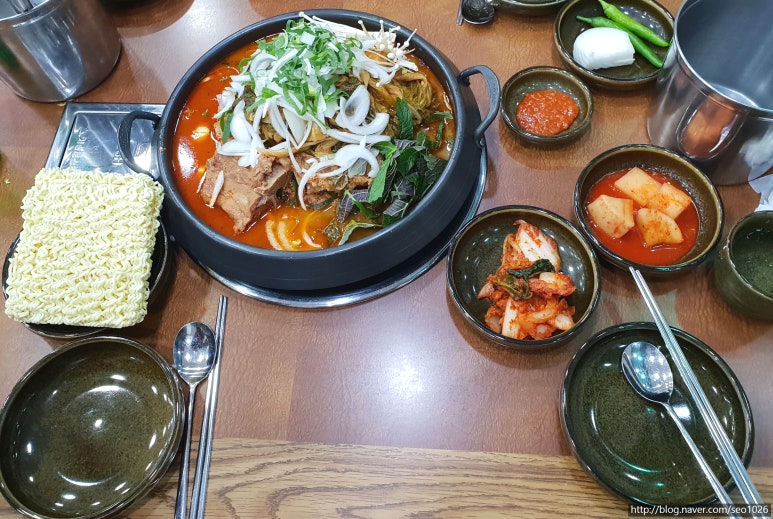 참뼈감자탕 이미지