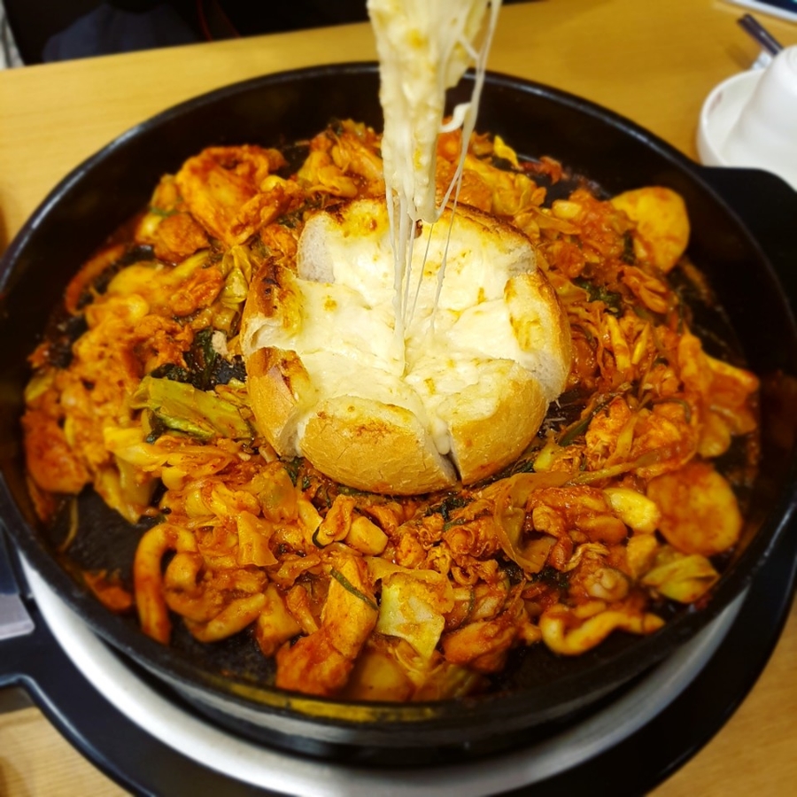 박가부대치즈닭갈비 이미지
