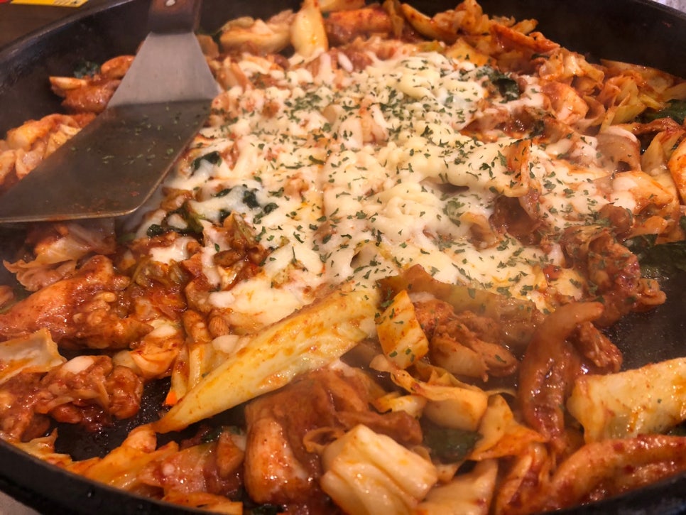춘천날으는닭갈비 이미지