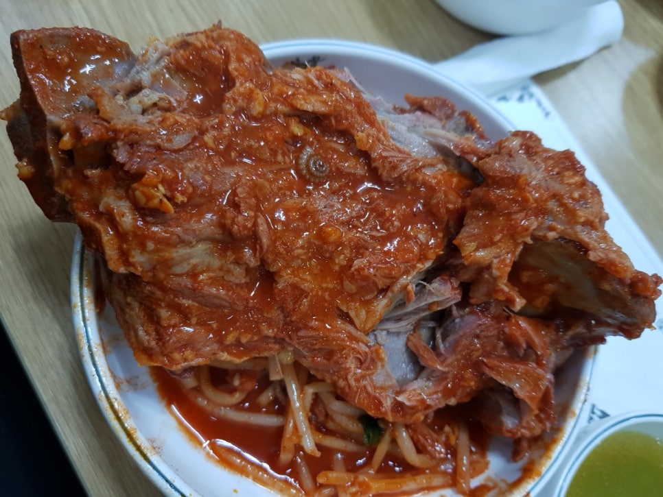 돌솟해물뼈찜 이미지