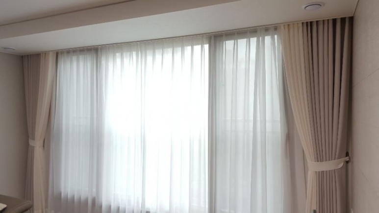 커튼이야기천 이미지