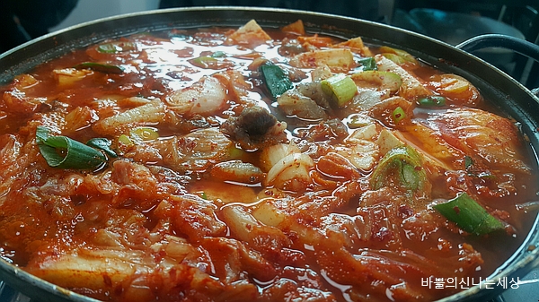 천지삐깔 이미지