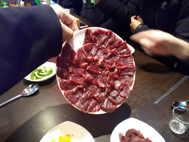 운천생고기육회 이미지