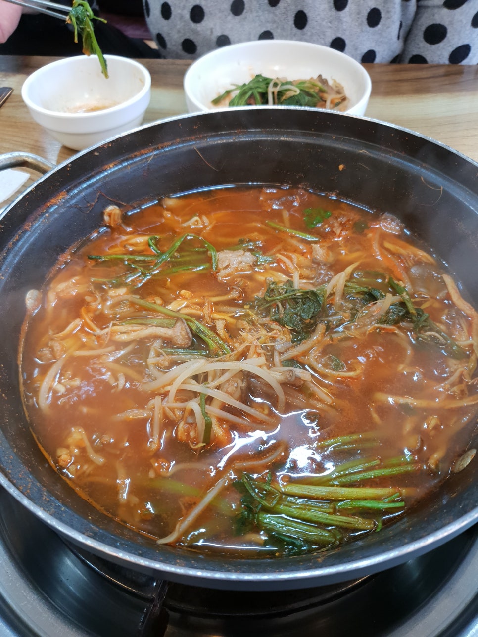 얼큰샤브샤브칼국수 이미지