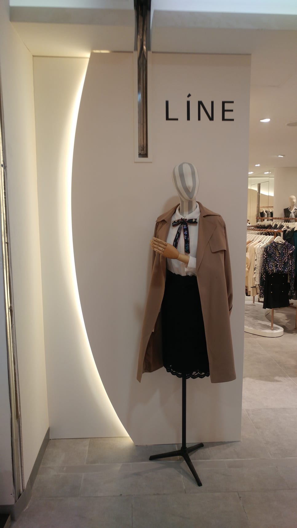 롯데부산LINE 이미지