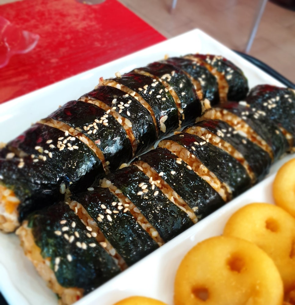 빨간떡볶이&빨간김밥 이미지